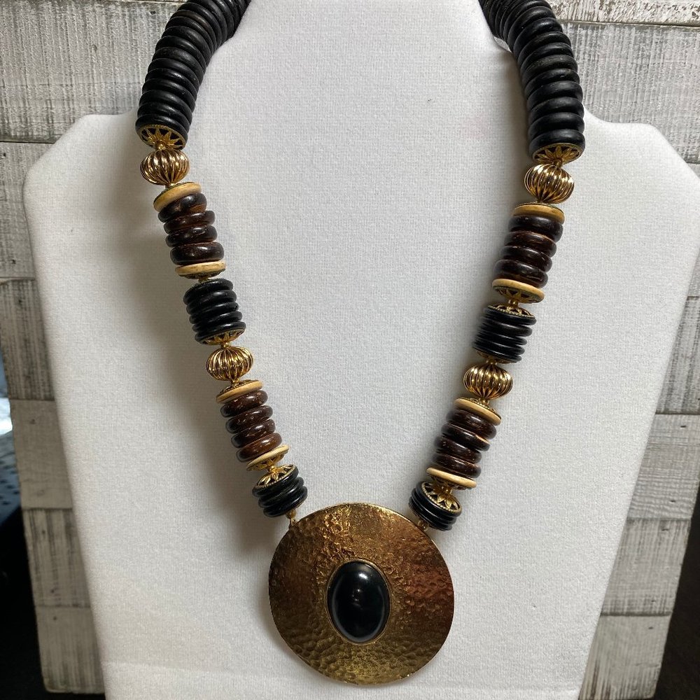 Beautiful Vintage Dauplaise Necklace